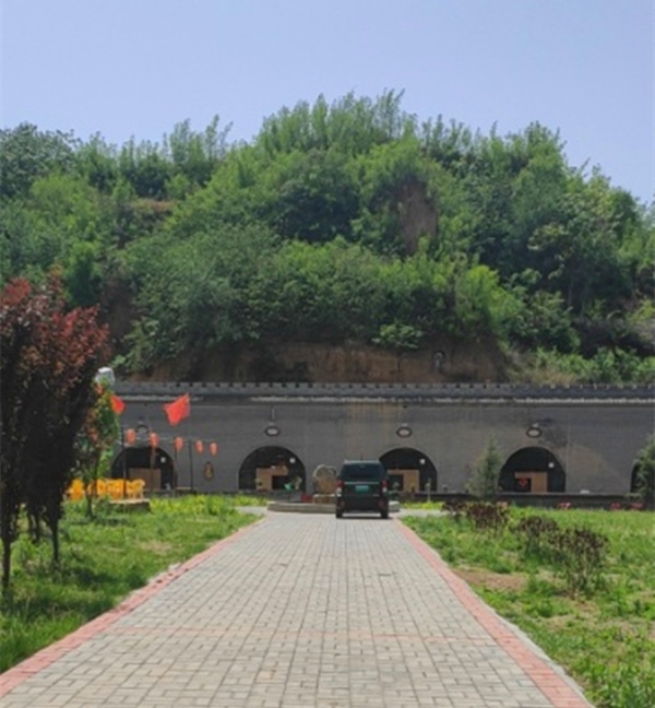 宜陽縣錦屏鎮山底村的透水磚施工效果展示